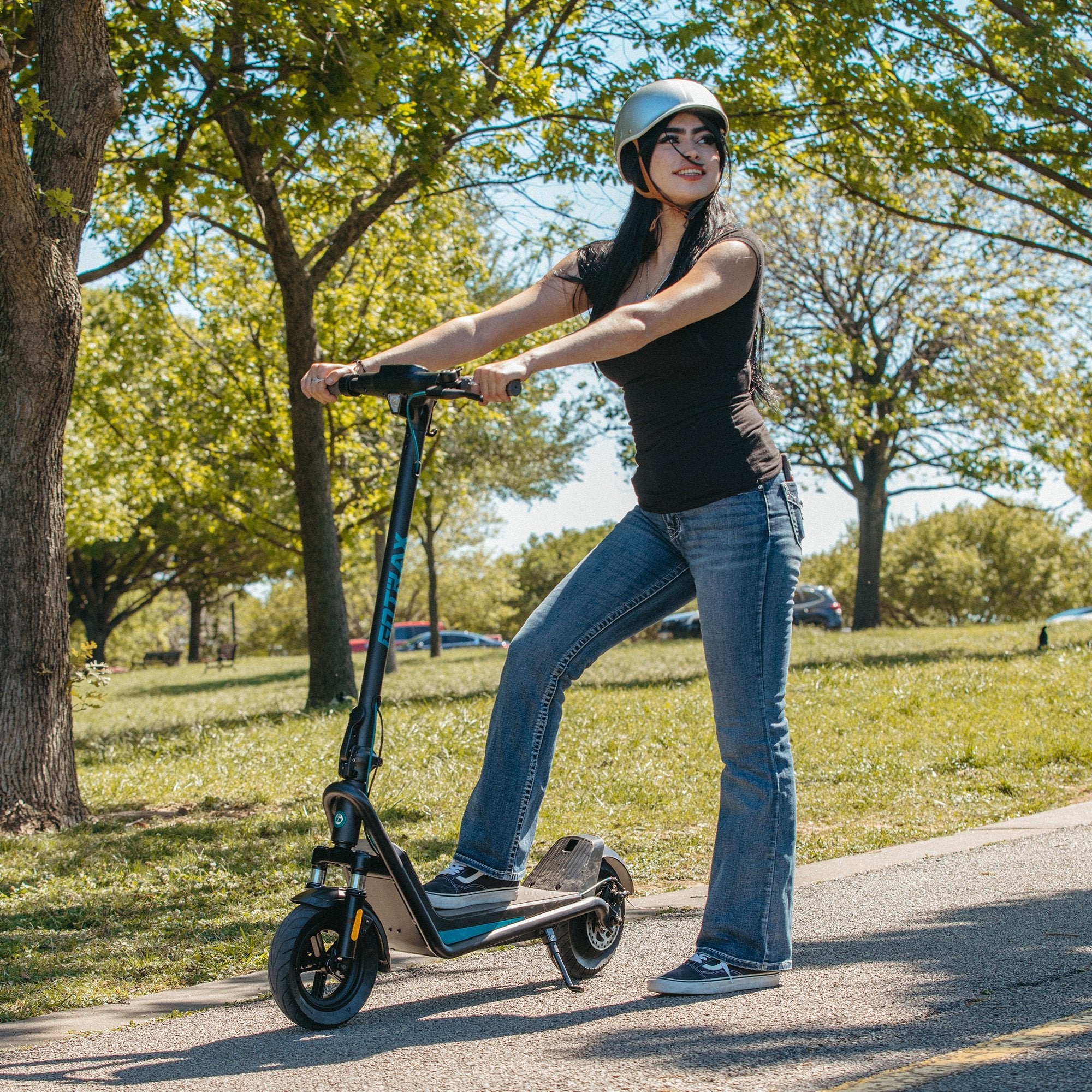 G3 Pro Electric Scooter - Image 2